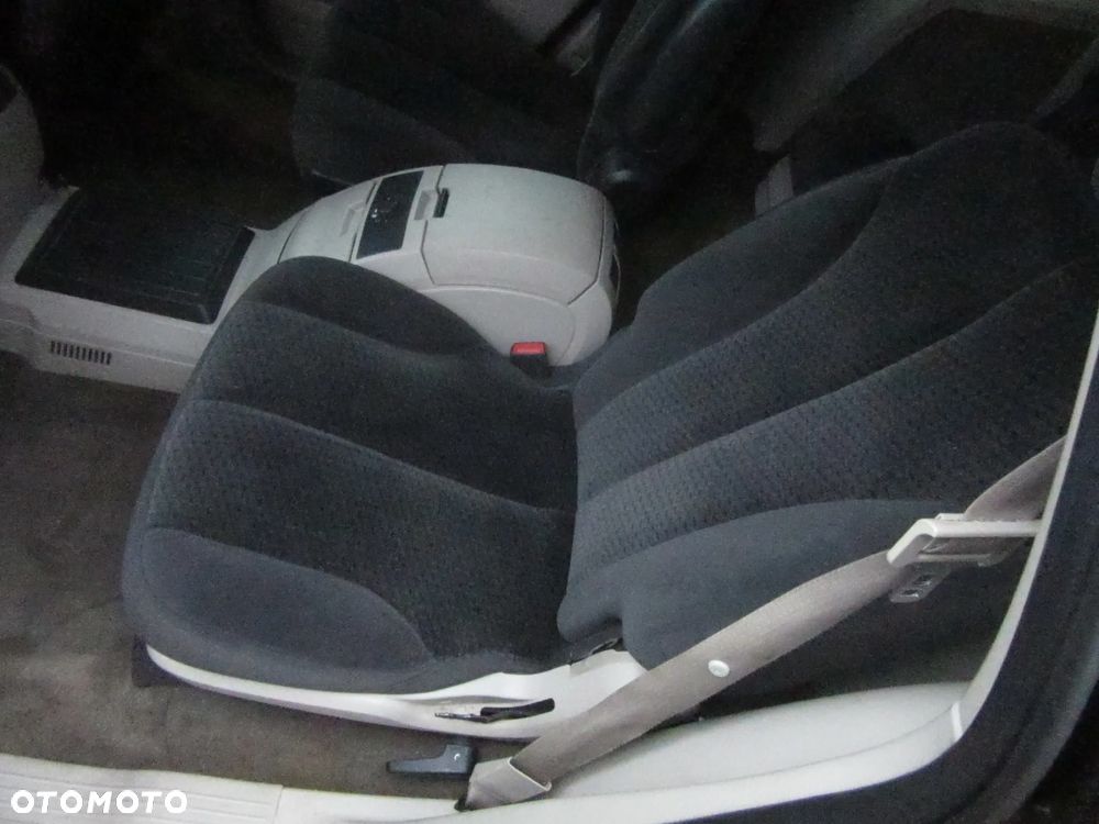 Chrysler Pacifica 2006 r. na części - 11