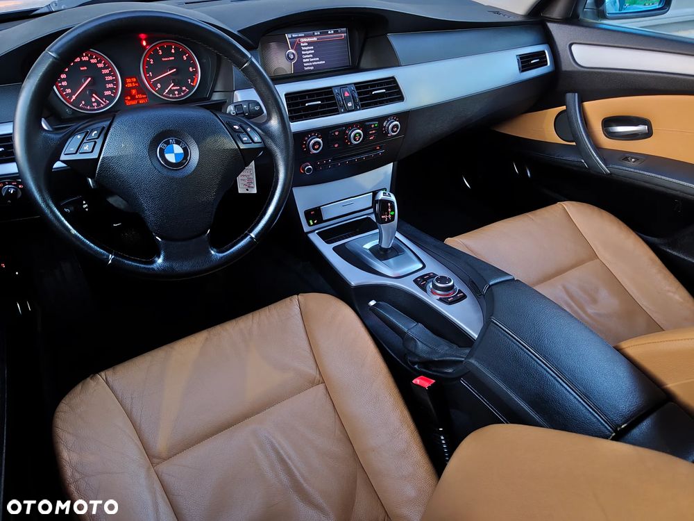 BMW Seria 5 523i Edition Exclusive - 32