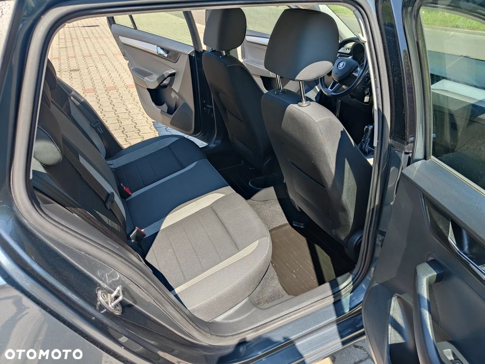 Skoda RAPID Spb 1.0 TSI Ambition - 10