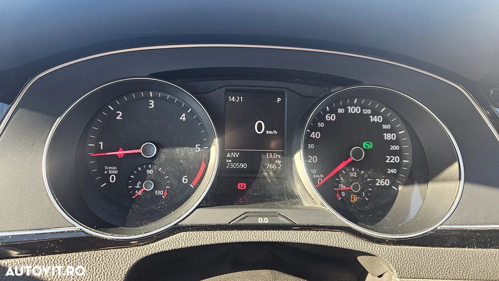 Volkswagen Passat 2.0 TDI DSG Comfortline - 5