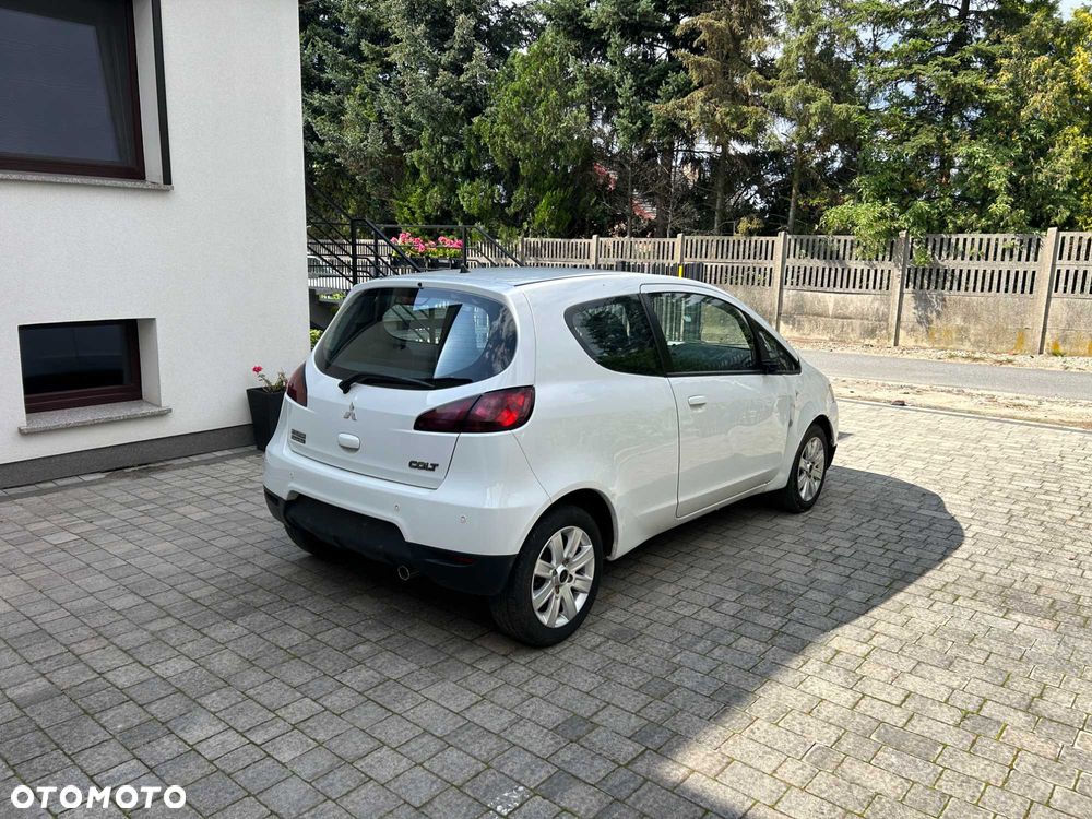 Mitsubishi Colt - 4