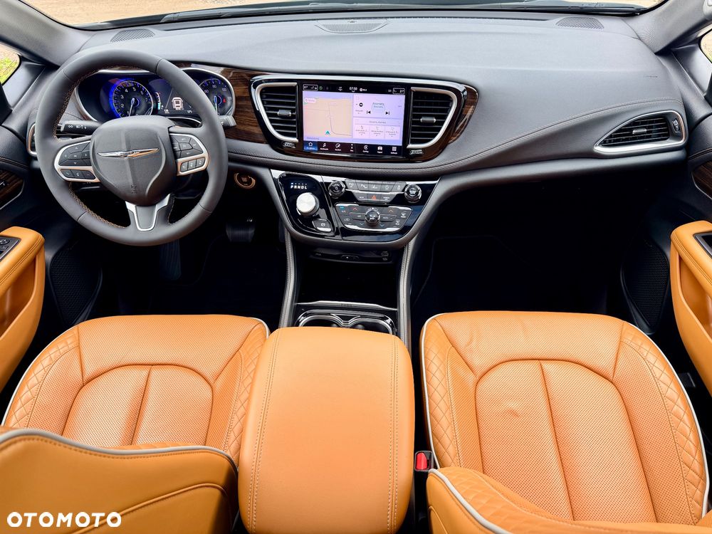 Chrysler Pacifica - 26