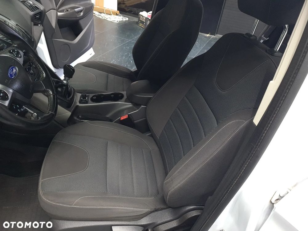 Ford Kuga 2.0 TDCi 2x4 Trend - 18