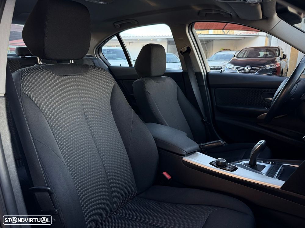 BMW 330 e iPerformance Advantage - 10