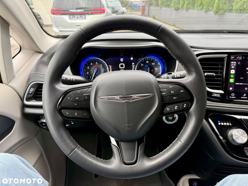 Chrysler Pacifica - 18