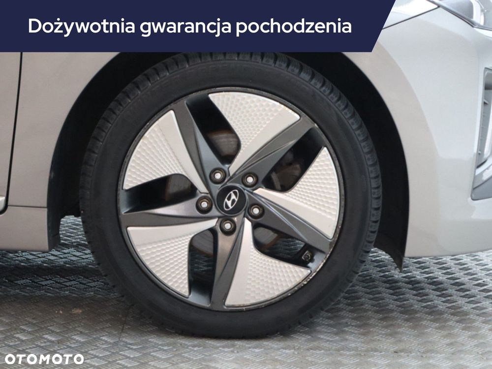 Hyundai IONIQ - 17