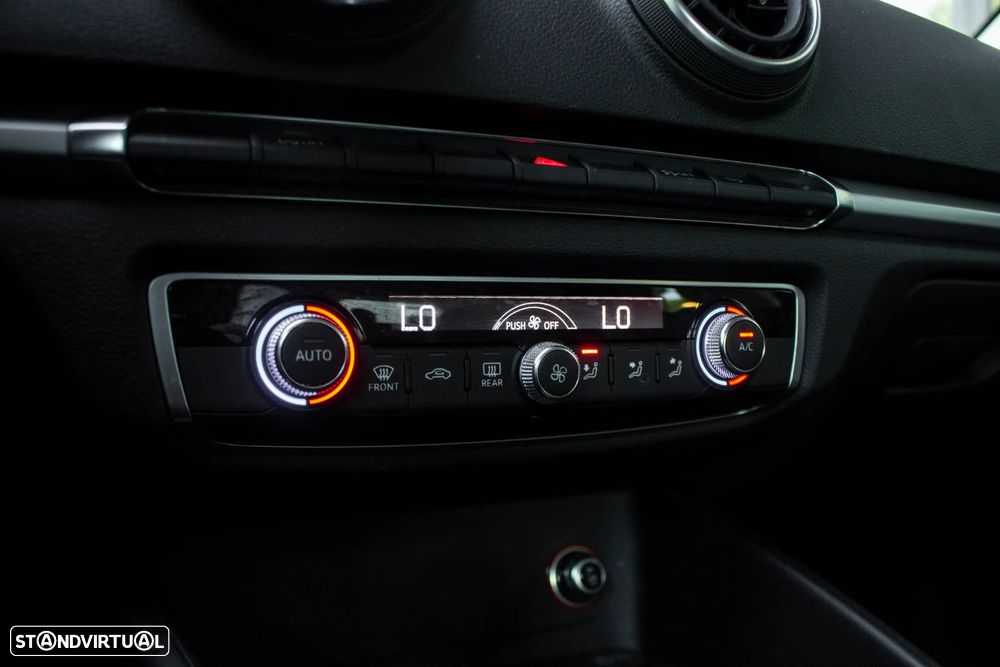 Audi A3 1.6 TDI Attraction - 21