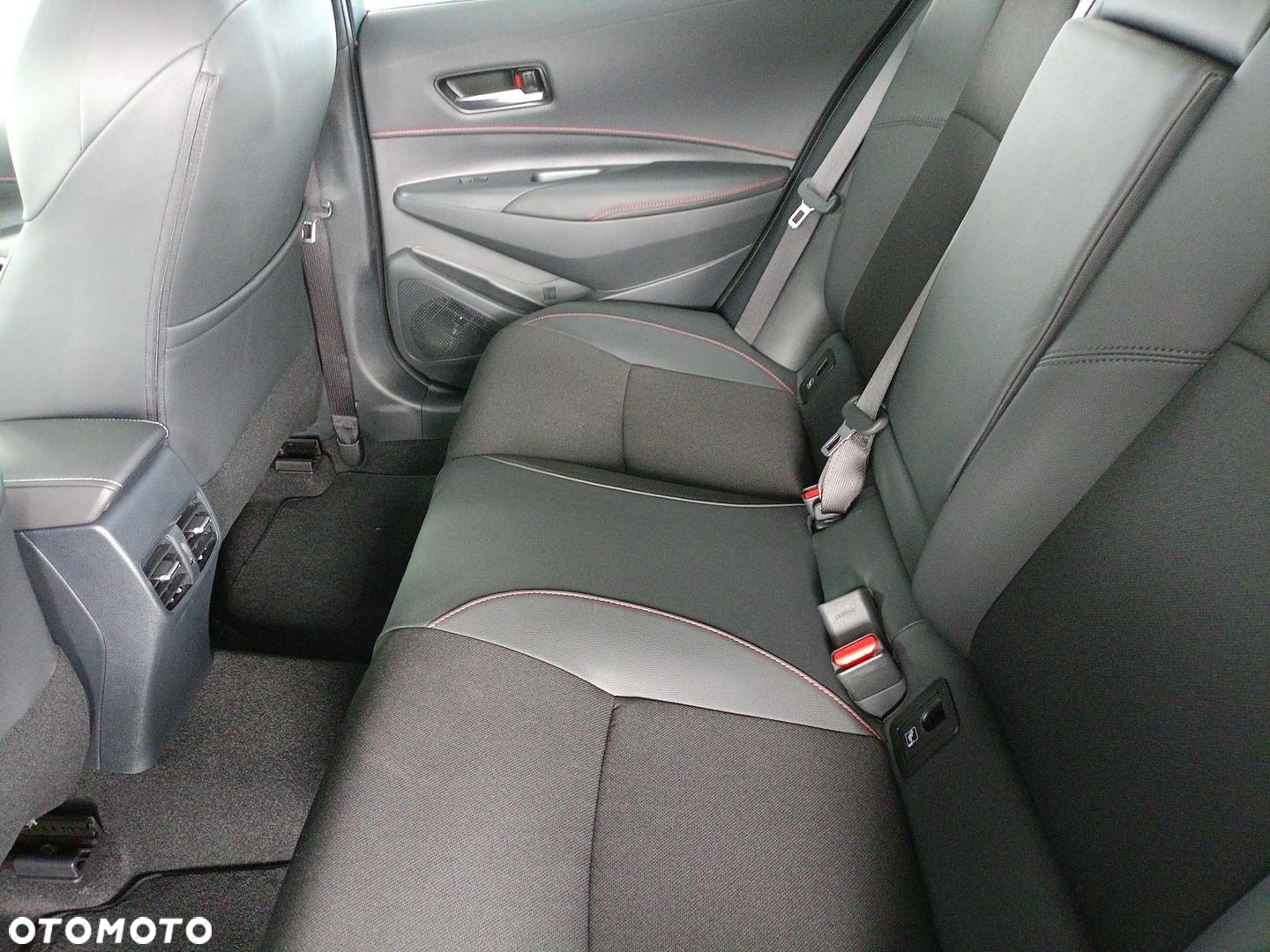 Toyota Corolla - 13