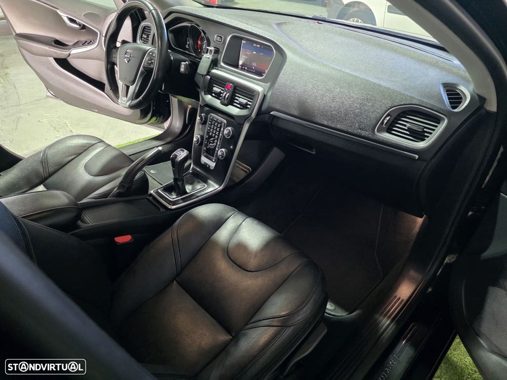 Volvo V40 2.0 D2 Momentum - 18