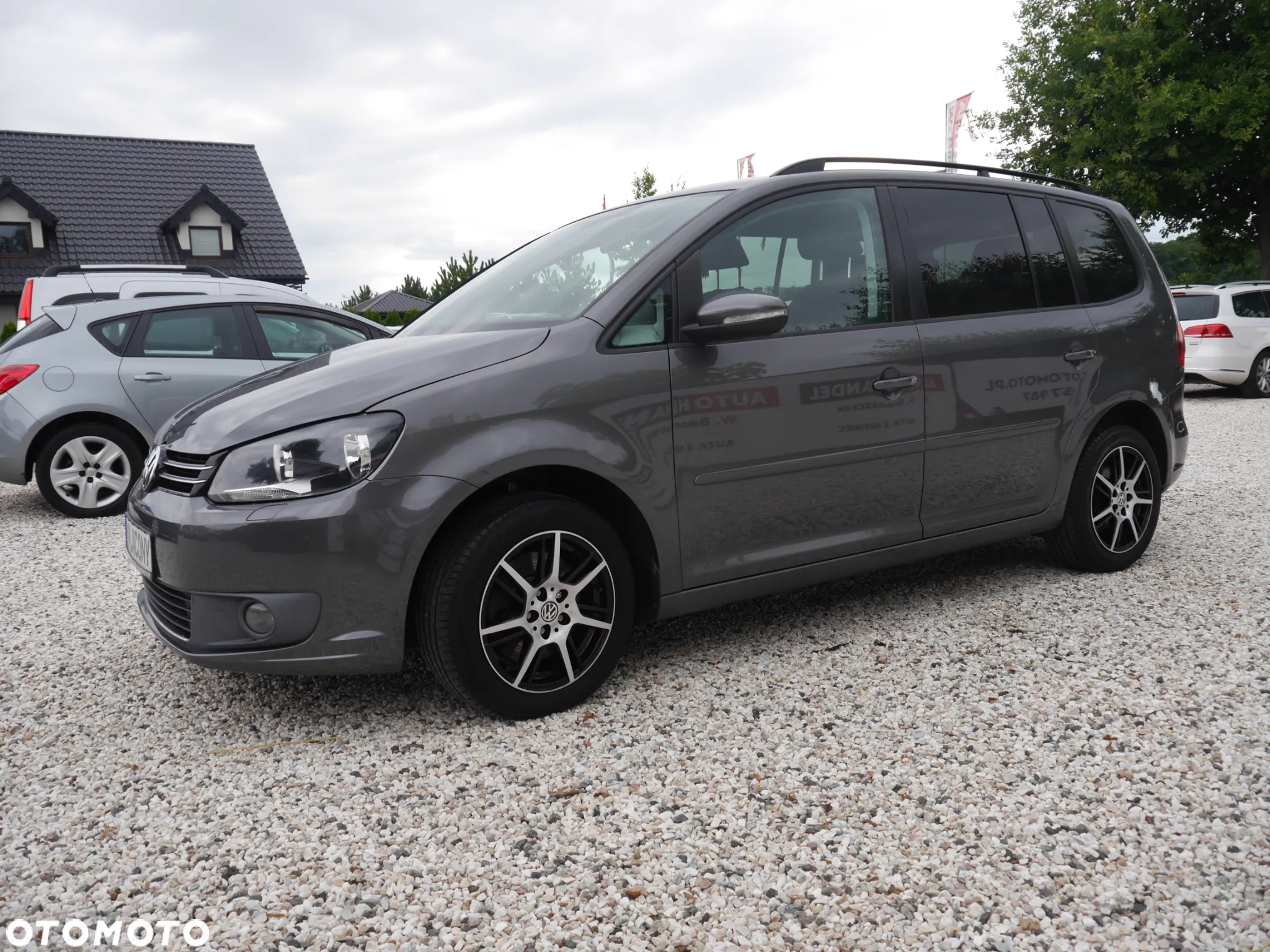 Volkswagen Touran 2.0 TDI DPF BlueMotion Technology DSG Comfortline - 12
