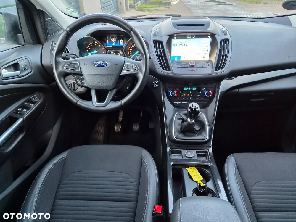 Ford Kuga 1.5 EcoBoost 2x4 Titanium - 6
