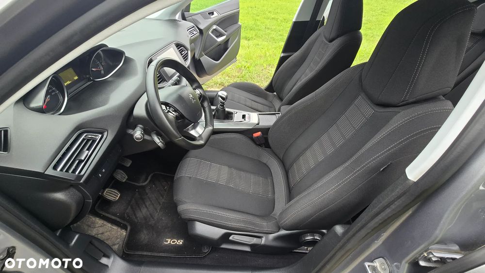 Peugeot 308 1.6 BlueHDi Allure S&S - 26