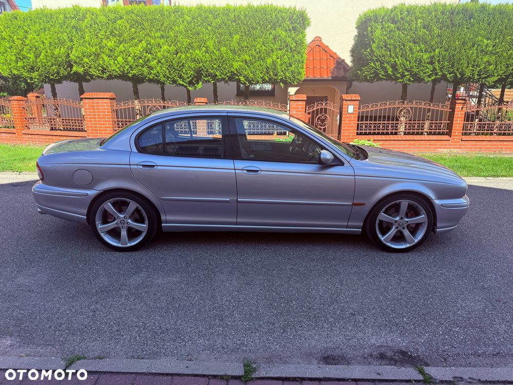 Jaguar X-Type 2.5 V6 4x4 Executive - 8