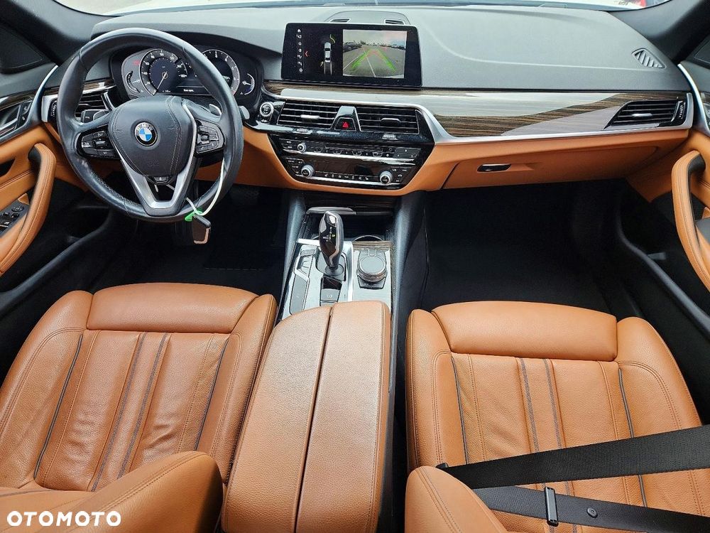 BMW Seria 5 530i GPF - 9
