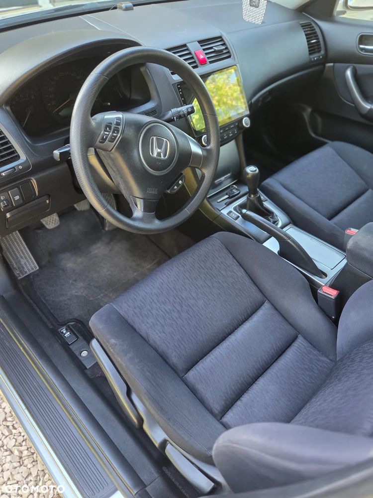 Honda Accord 2.0 i Comfort - 17