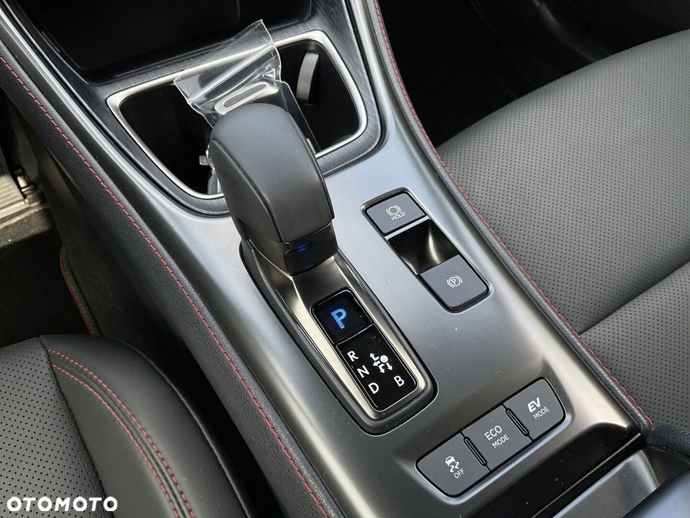 Lexus LBX 1.5 Hybrid Emotion - 24