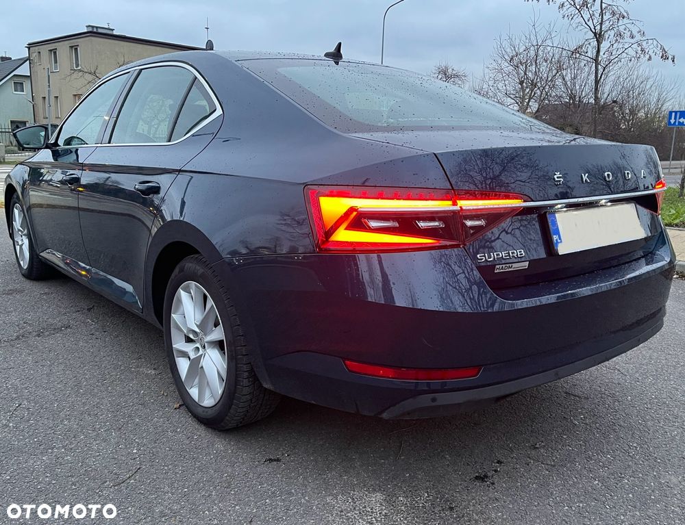 Skoda Superb 2.0 TDI SCR Ambition DSG - 33