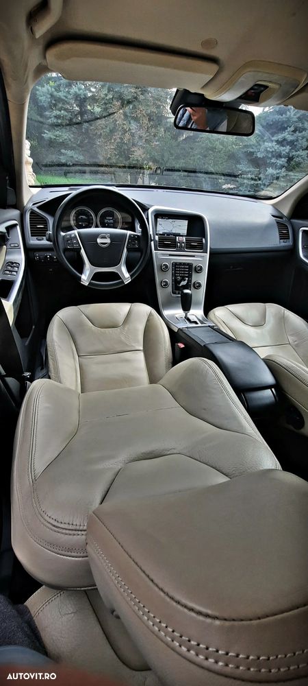 Volvo XC 60 D5 AWD Geartronic Momentum - 18