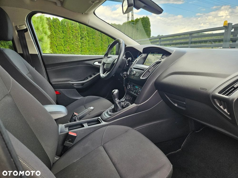 Ford Focus - 33