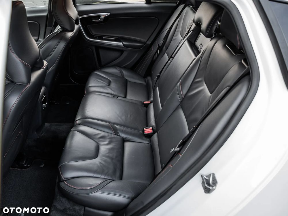 Volvo V60 D2 Ocean Race - 16