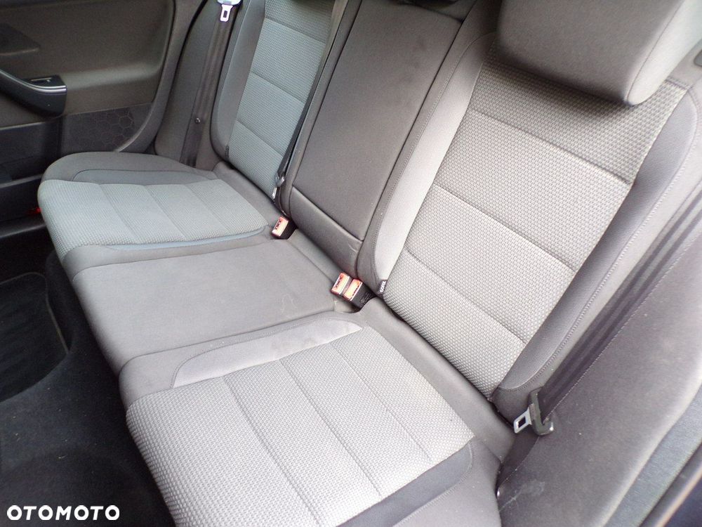 Volkswagen Golf - 31
