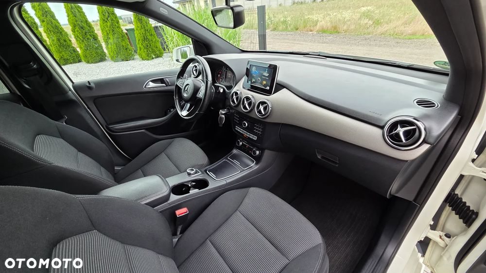 Mercedes-Benz Klasa B 200 (BlueEFFICIENCY) 7G-DCT - 39
