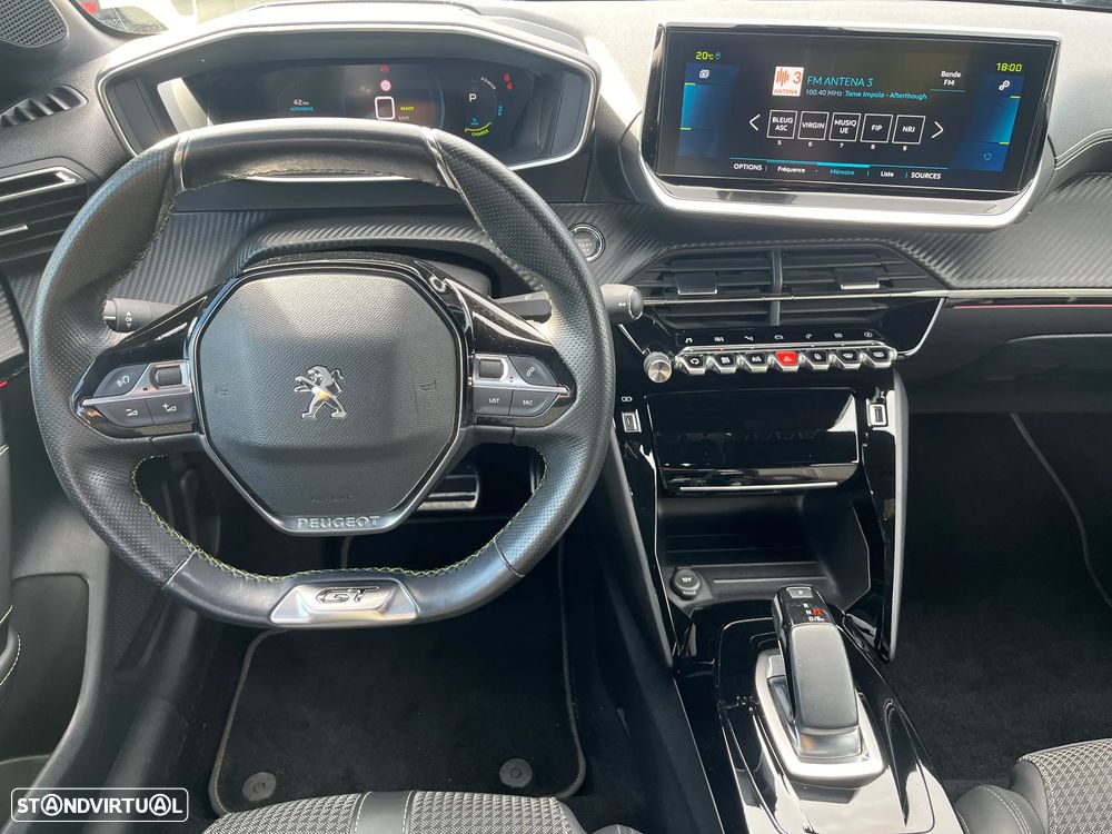 Peugeot e-208 GT+ - 8