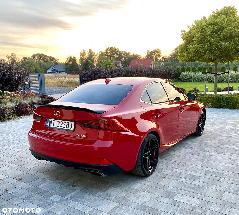 Lexus IS - 30