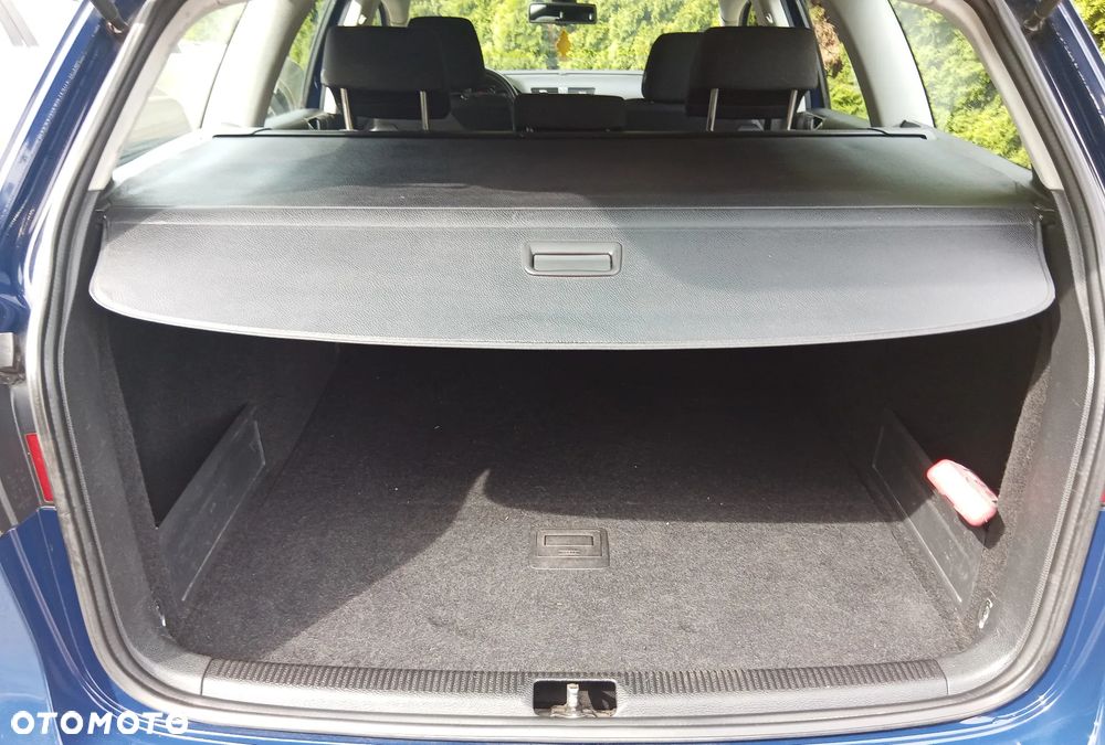 Volkswagen Passat - 14