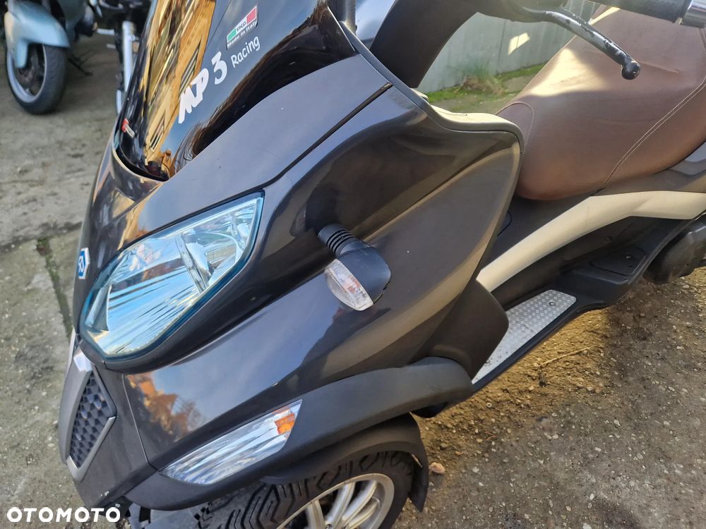 Piaggio MP-3 - 13