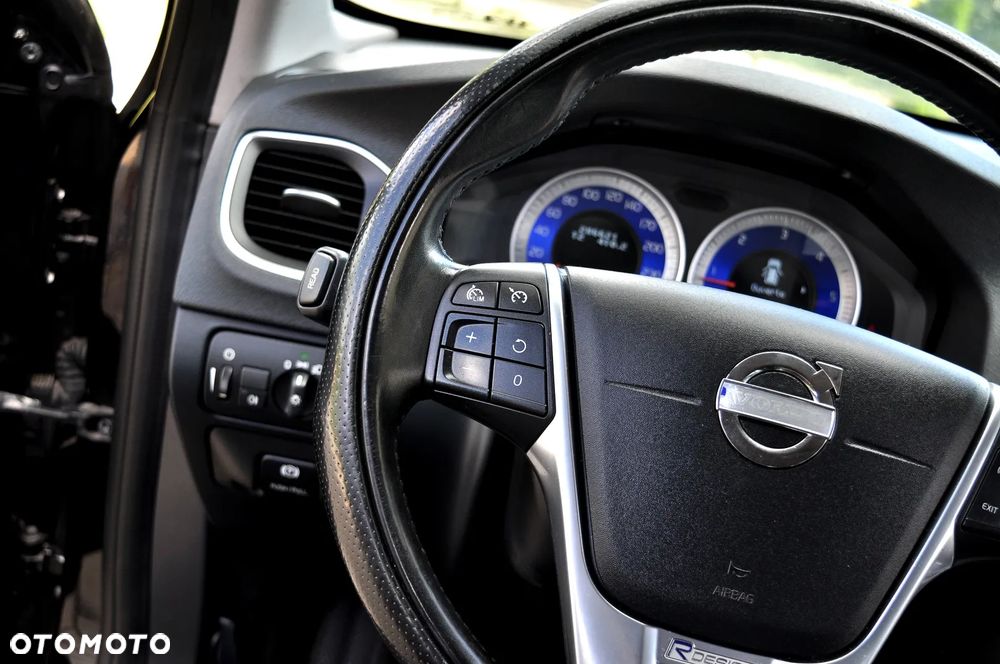 Volvo V60 D3 Geartronic RDesign - 29
