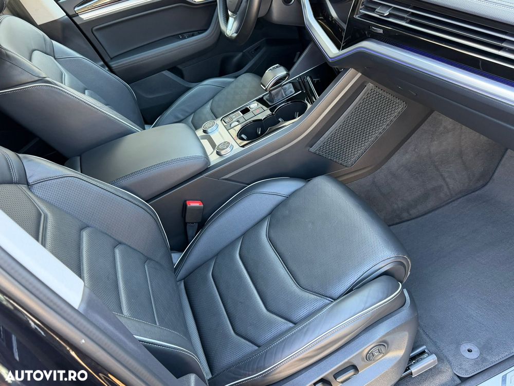 Volkswagen Touareg - 24