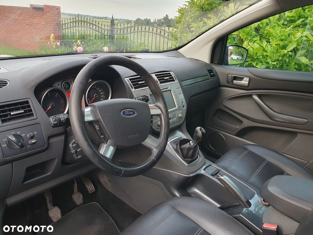Ford Kuga 2.0 TDCi 2x4 Titanium - 9