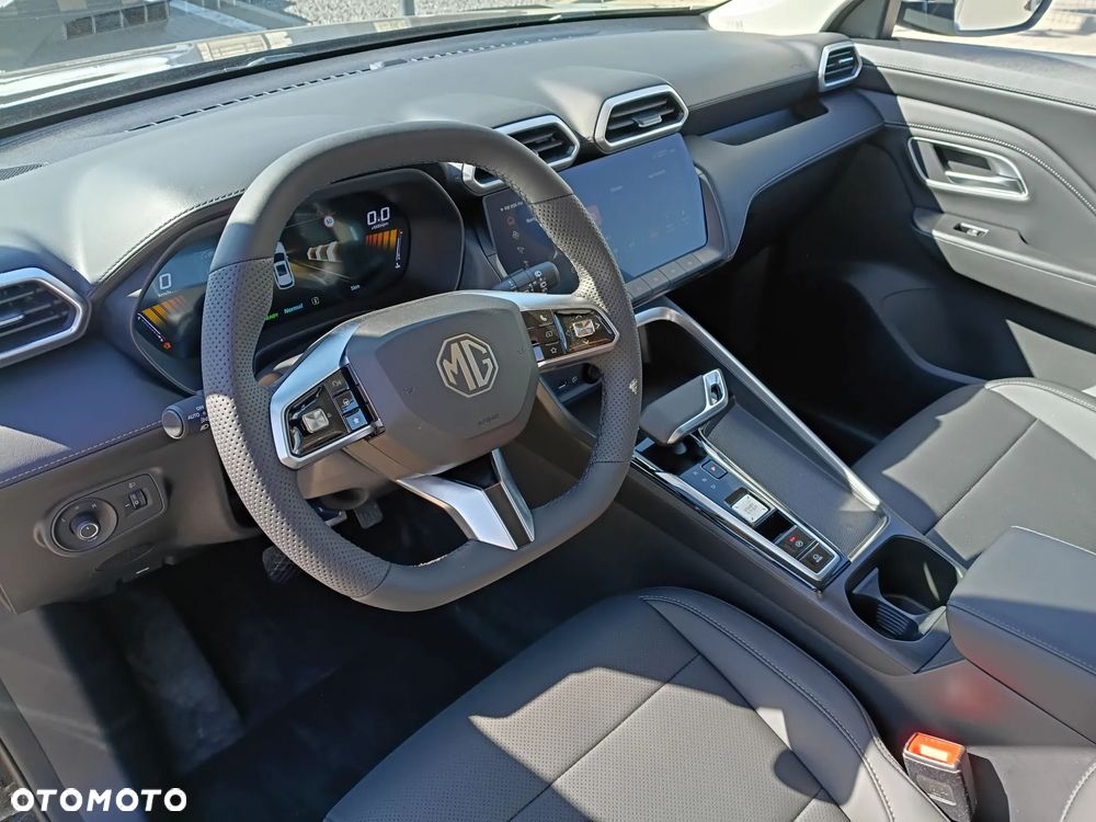 MG ZS Hybrid+ - 10