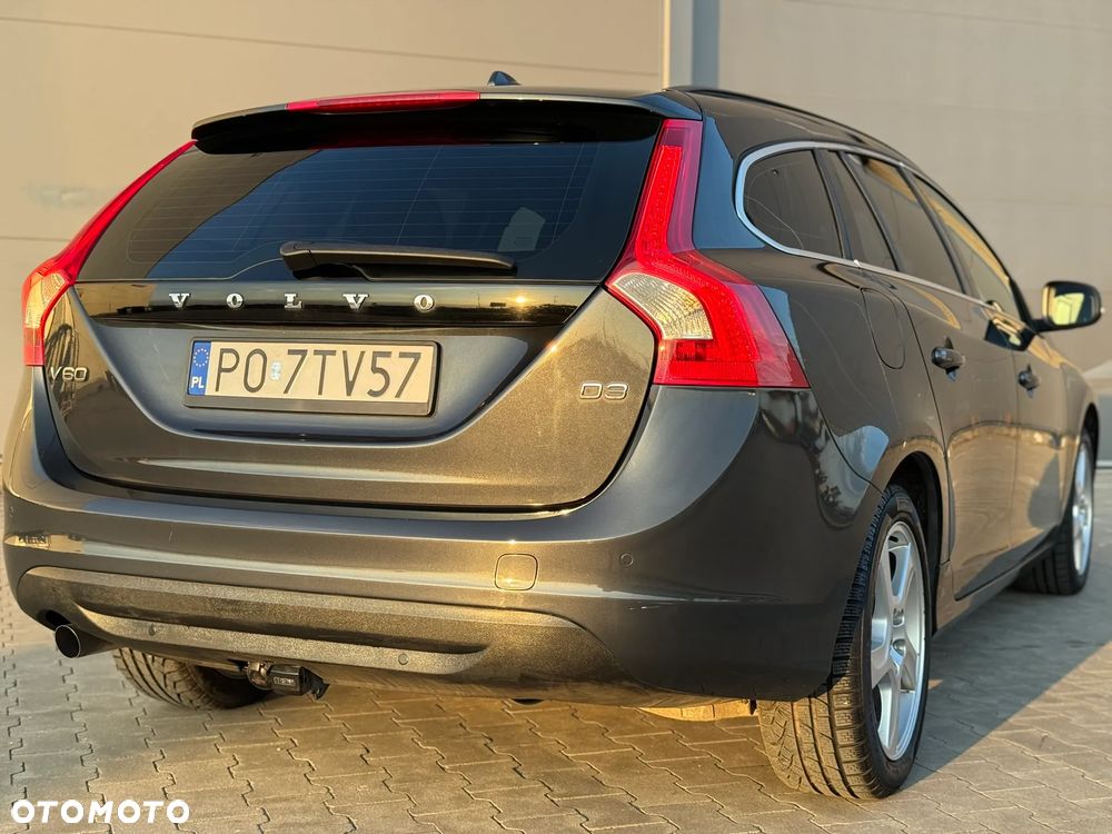 Volvo V60 D3 Geartronic Momentum - 32