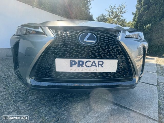 Lexus UX 250h - 33
