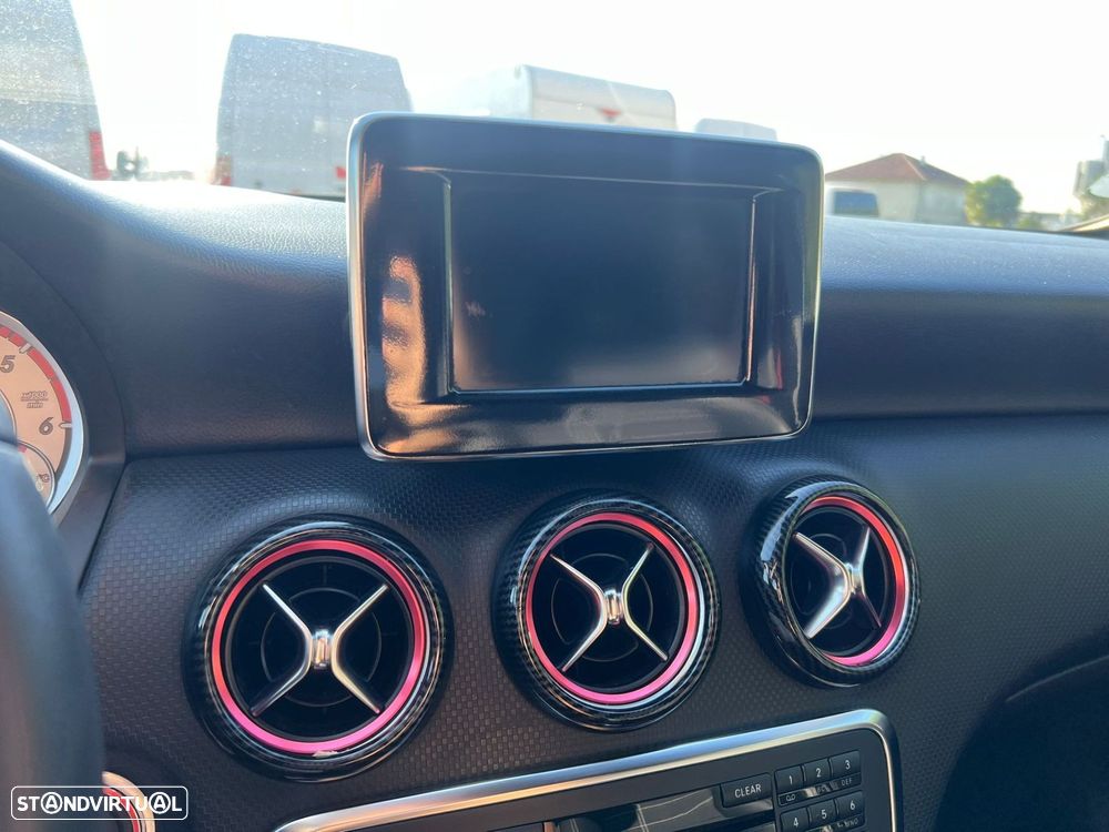 Mercedes-Benz A 180 d AMG Line - 30
