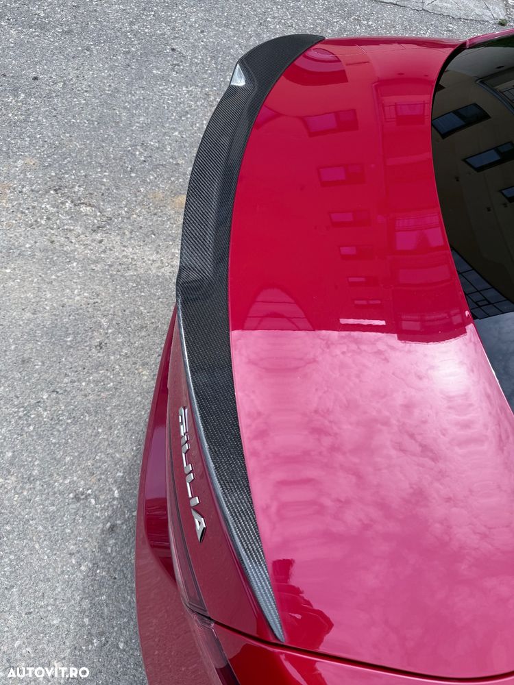 Alfa Romeo Giulia 2.0 Turbo RWD AT8 - 8
