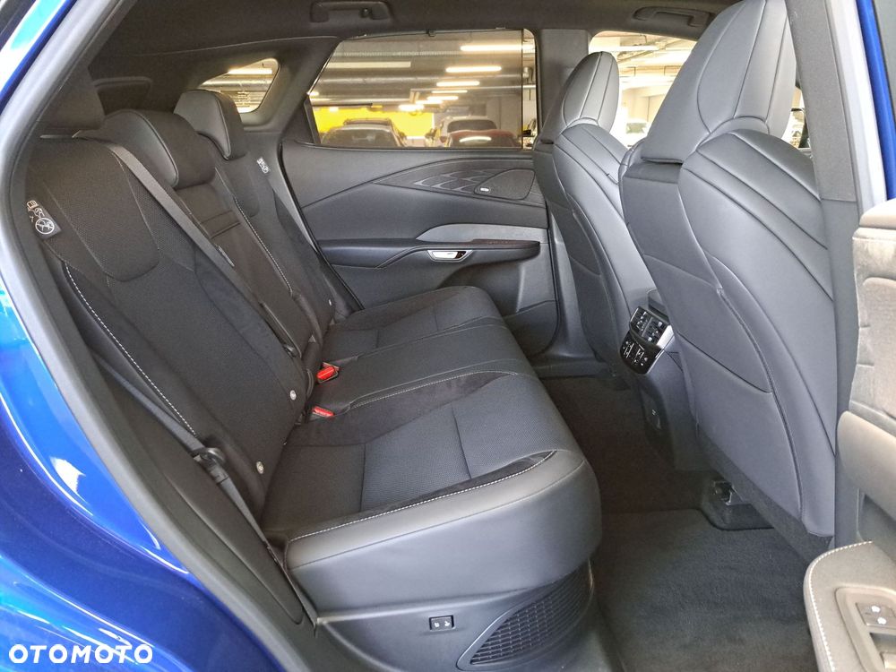 Lexus RX - 16