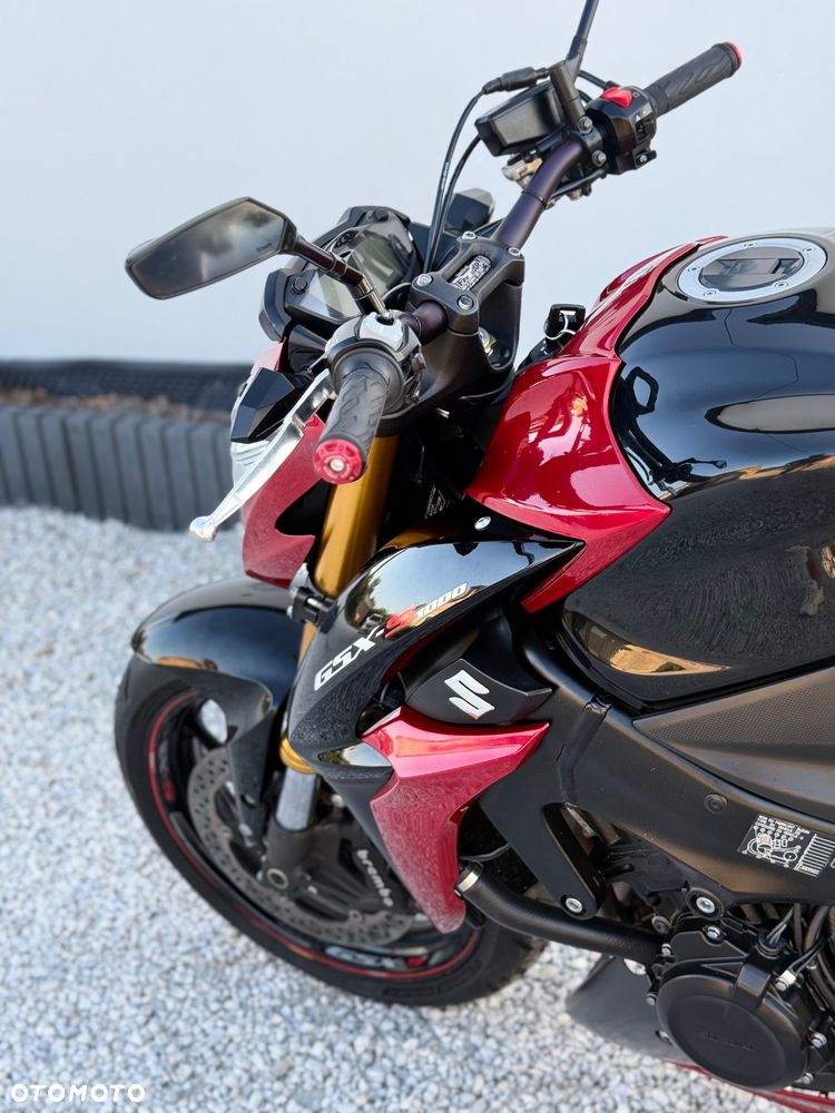 Suzuki GSX 1000 - 2