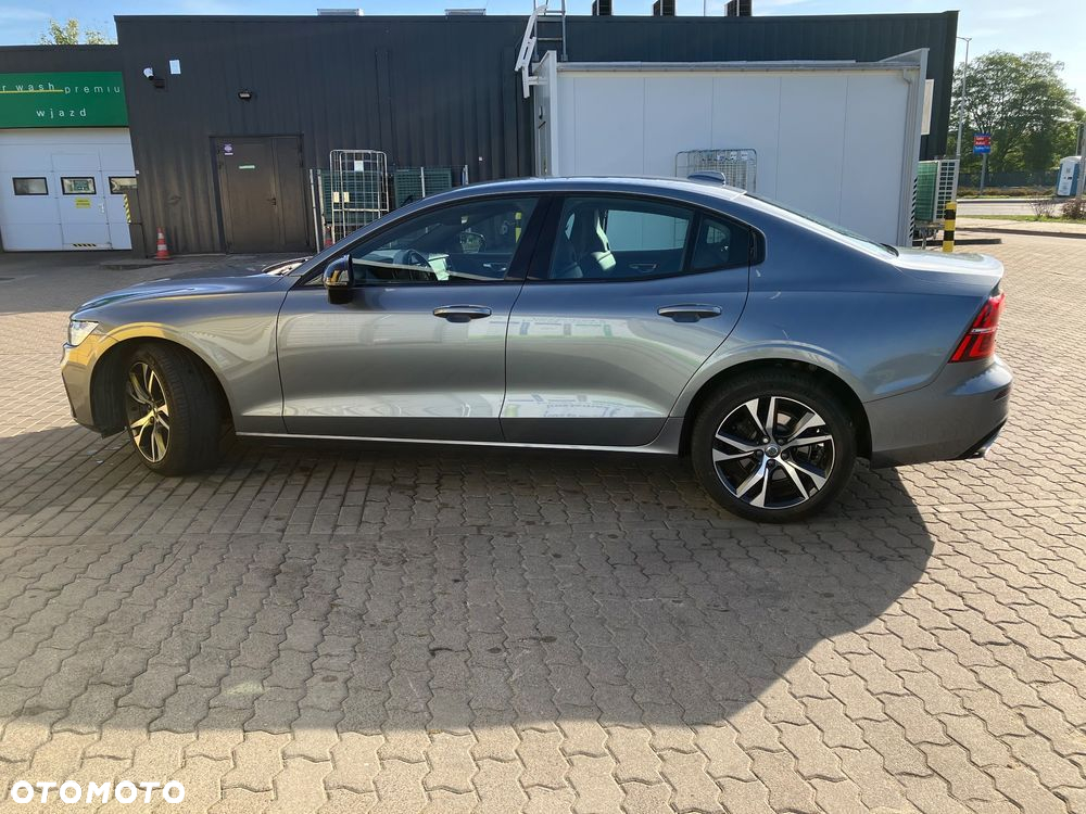 Volvo S60 B4 B R-Design - 9