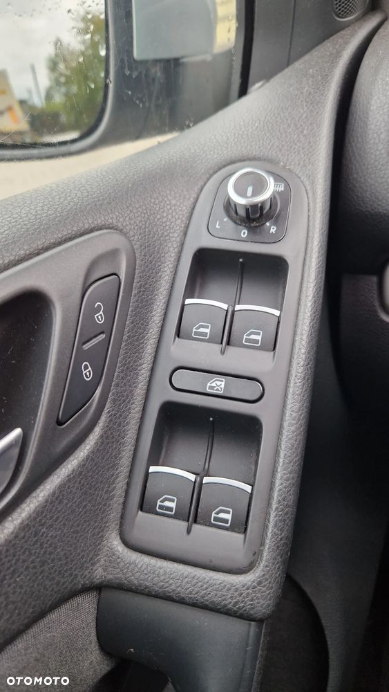 Volkswagen Golf VI 1.6 Highline DSG - 19