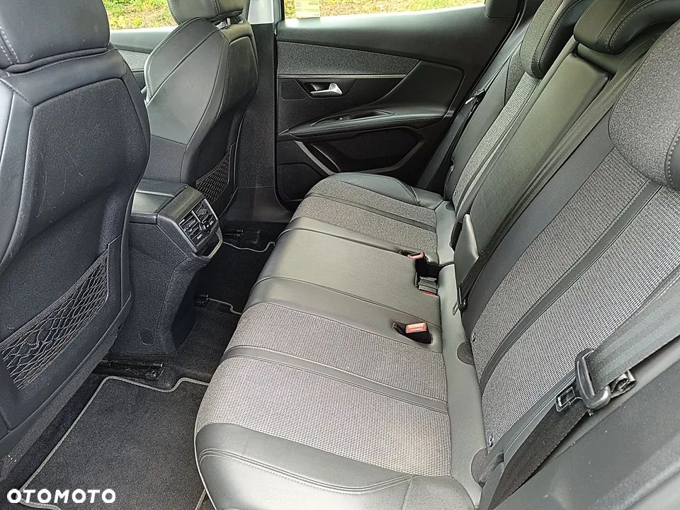 Peugeot 3008 1.5 BlueHDi Allure S&S EAT8 - 26