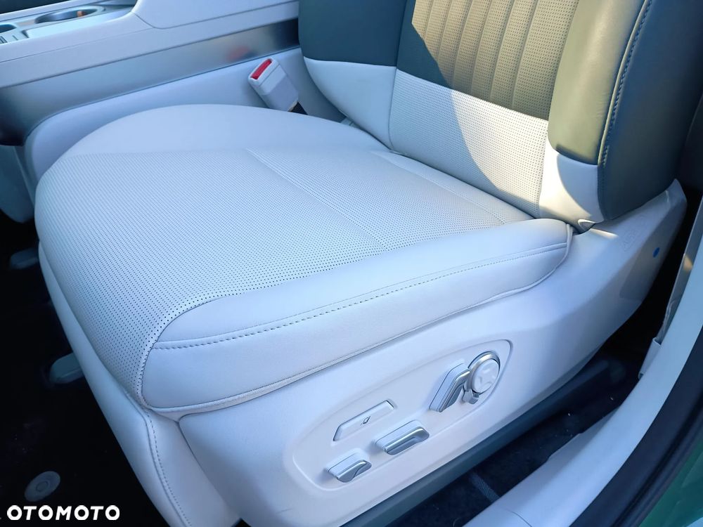 Hyundai IONIQ 9 110kWh Calligraphy AWD - 12