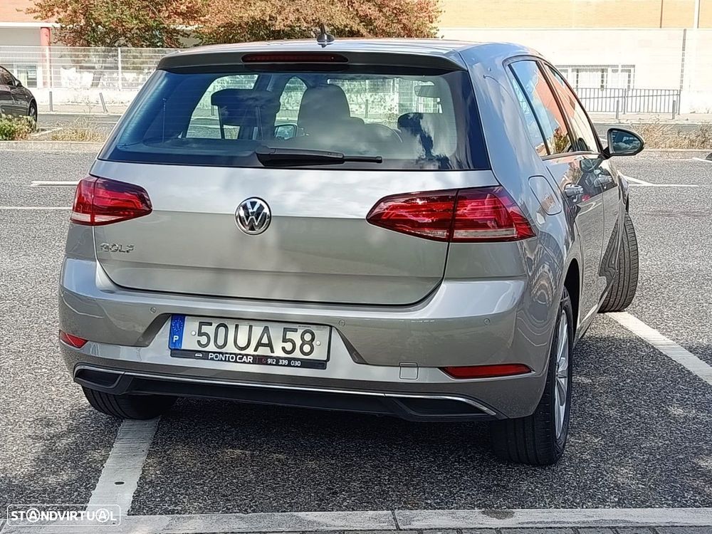 VW Golf 1.6 TDI Confortline - 8