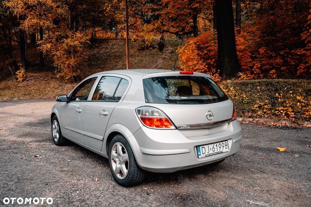 Opel Astra 2008 photo 3