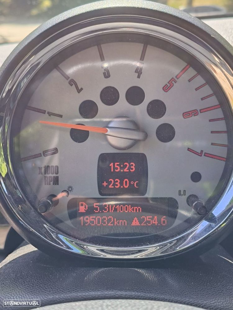 MINI 3 Portas One D - 11