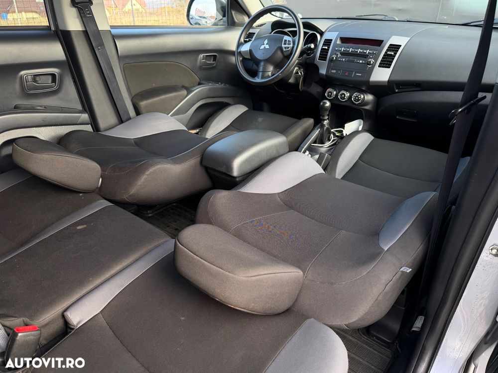 Mitsubishi Outlander - 9