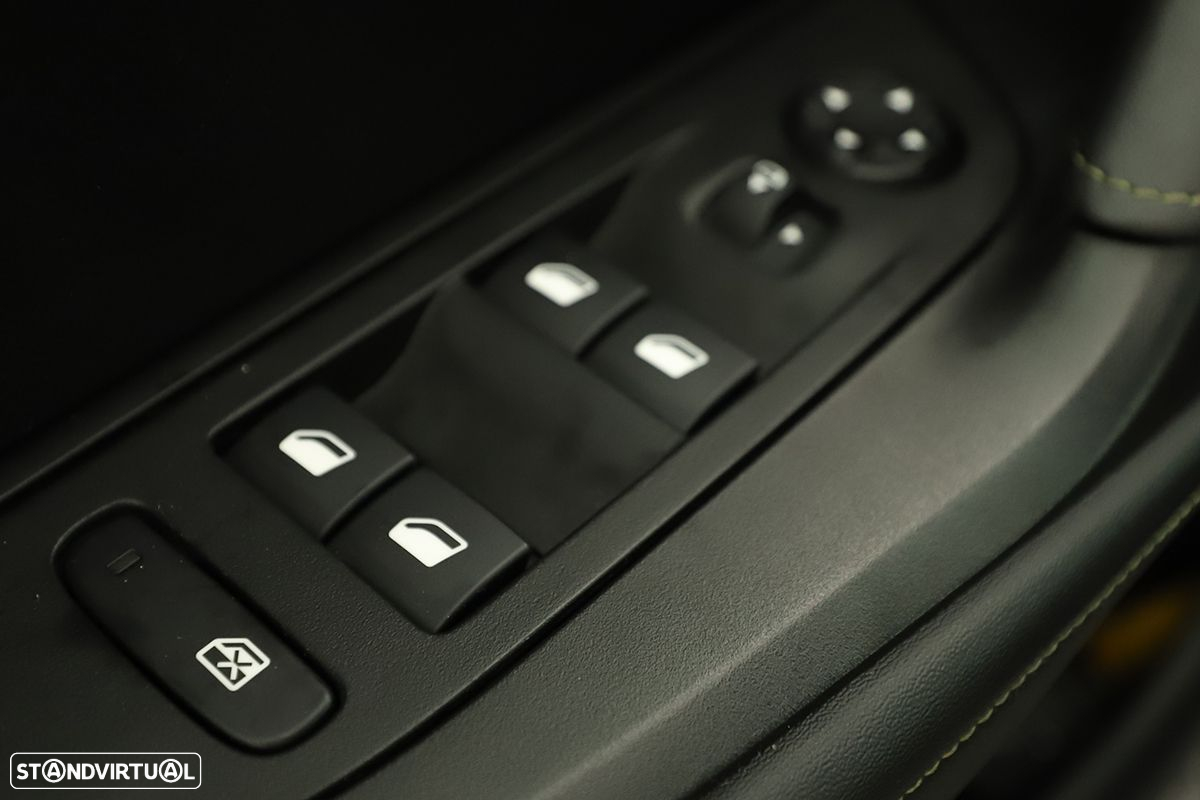 Peugeot 2008 1.2 PureTech GT EAT8 - 18