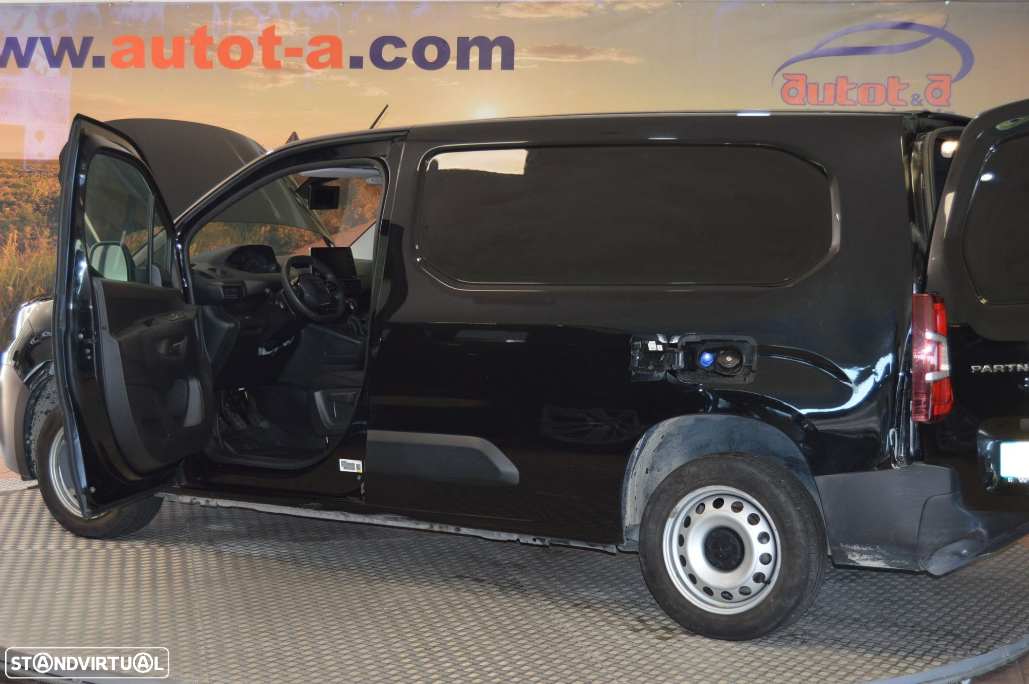 Peugeot Partner 1,5 Bluehdi Asphalt Longa - 13
